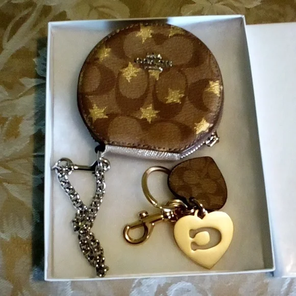 Coach leather wristlet & matching keychain New never used - Picture 1 of 6